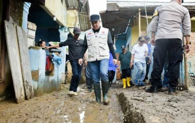 
					Bupati Pesawaran Perintahkan Langkah Cepat dan Terkoordinasi Tangani Sejumlah Bencana Alam