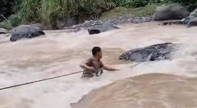 
					Evakuasi Dramatis Jasad Pemuda di Ulu Belu Tanggamus: Petugas Terjang Jurang dan Hutan 4 Jam